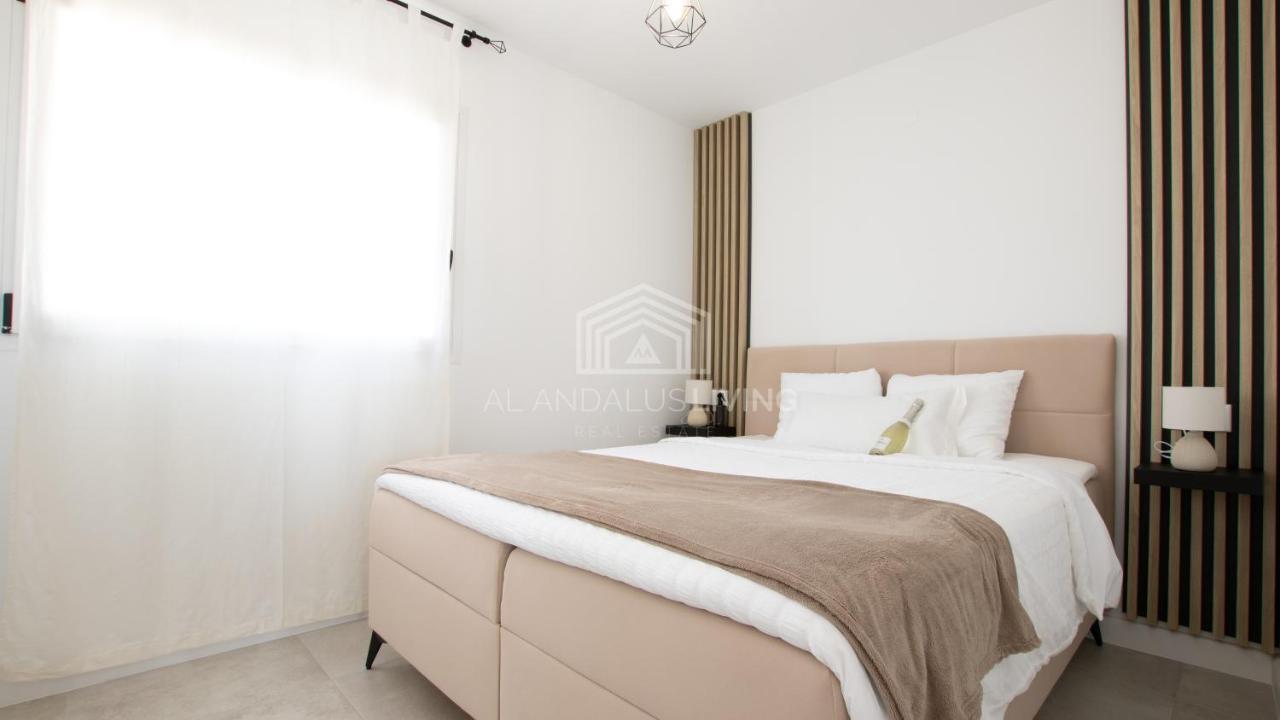 Panoramic Sea Views And Direct Access To The Beach From The Community In Torrenueva Appartement Málaga Buitenkant foto